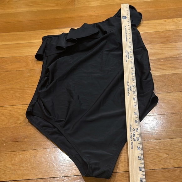 Beach Bump by Motherhood Maternity black one pieces swimsuit size medium. - Picture 2 of 9